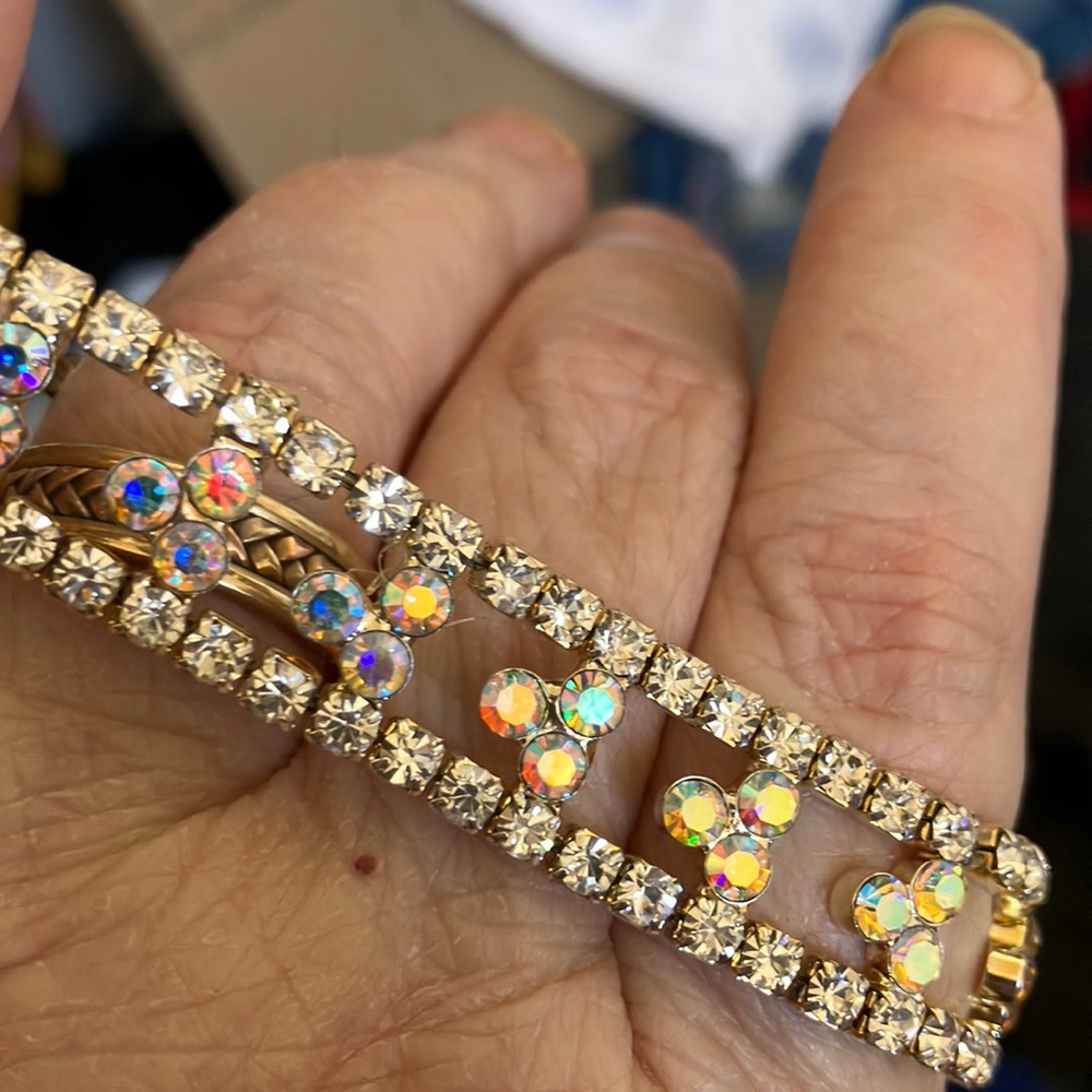 Classy ab bracelet
